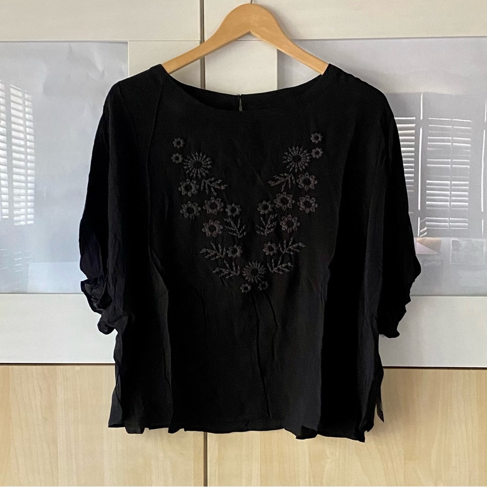 NWT Lucky Brand Black Top with Embroidered Flowers - Size XXL